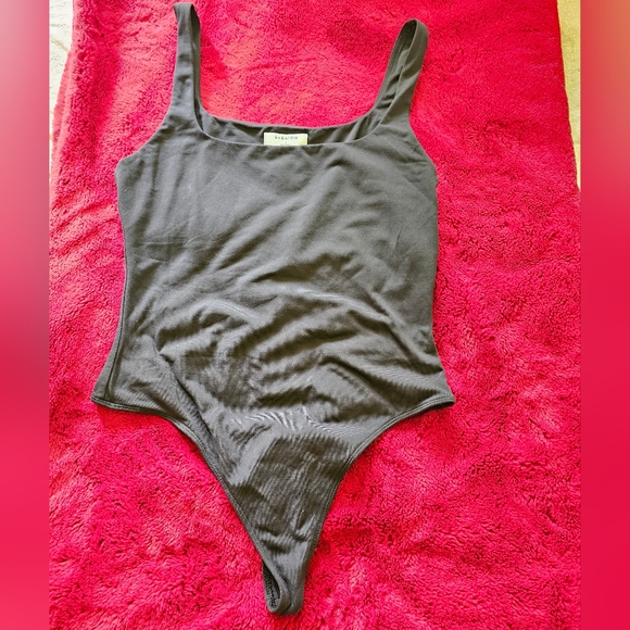 Babaton Contour Tank Bodysuit. Size L - Picture 5 of 12
